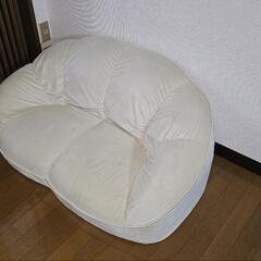2人掛け ベージュ ローソファーの画像