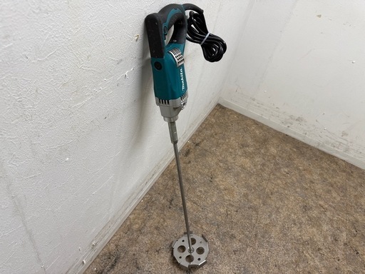 マキタ　ｍaｋita　かくはん機　ミキサー　攪拌機　混ぜ機　電動工具　２０２２年製　ＵＴ１３０５
