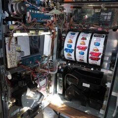 パチスロ実機 ルパン三世 一族の秘宝 コイン不要機付 スロット機|江別市のリサイクルショップドロップの画像