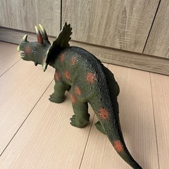 恐竜おもちゃ(トリケラトプス)の画像