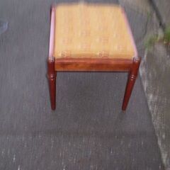 メーカー不明　木製椅子　縦43㎝横48.5cm高さ40cmの画像