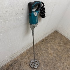 ｍakita　マキタ　ミキサー　攪拌機　かくはん機　コンクリート　電動工具　２０２０年製　ＵＴ１３０５　の画像