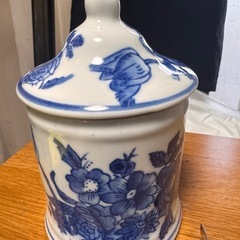 陶器小物入れの画像