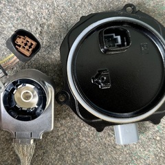 ＨＩＤ　バラスト　スズキ純正　右　ラパン他の画像