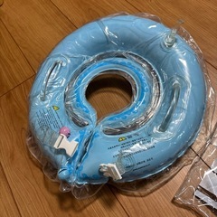 赤ちゃんの浮き輪の画像