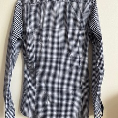H&M ギンガムチェックシャツ 白と濃い青 XSの画像