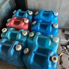 ポリタンク 18L 灯油用 中古8個セットの画像