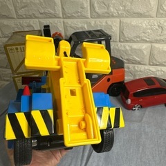 トイコーなどの車のおもちゃの画像
