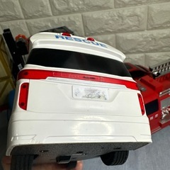 トイコーなどの車のおもちゃの画像