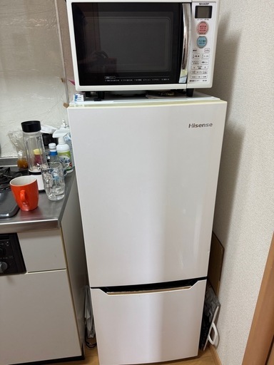 冷蔵庫Hisense、Sharp電子レンジ