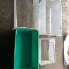 プラスチックケース4つセットの画像
