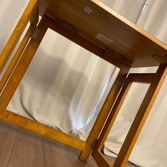 折りたたみ机の画像
