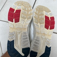 3中古ごともスニーカーの画像