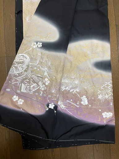 黒留袖　花柄刺繍　着物