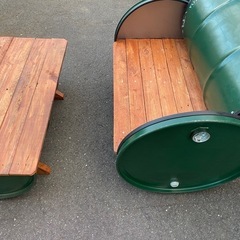 ドラム缶椅子テーブルセットの画像
