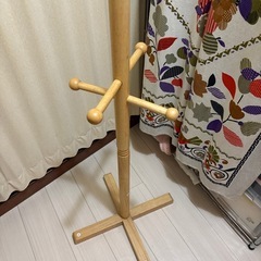 木製ポールハンガーの画像