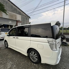 ステップ　ワゴン　スパーダ　8人乗り　車検ありの画像