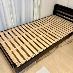 ニトリ シングルベッド 黒 コンセントあり　マットレス付きの画像