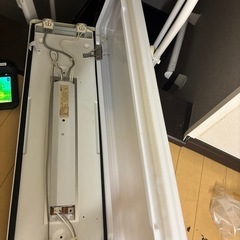 横長蛍光灯の画像