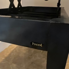 PEACOCKピアノベンチ椅子　両ハンドル昇降機能付き　座面6つボタン　高低自在の画像