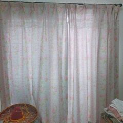現在、交渉中のため一時的に掲載を停止しています中古カーテンお譲りします！の画像