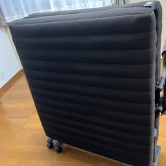折りたたみベットの画像