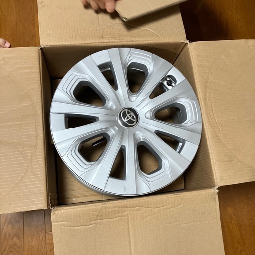 未使用トヨタプリウス50純正品タイヤホイル