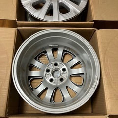 未使用トヨタプリウス50純正品タイヤホイルの画像