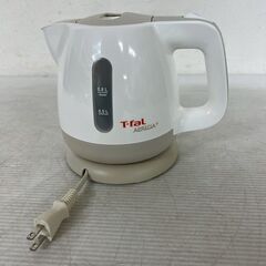 ティファール 電気ケトル BF805 0.8L 1250W 白色 動作確認済 電気湯沸器 T-fal APRECIA キッチン家電 湯沸かし 10 Y2078の画像