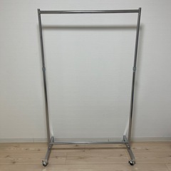 ハンガーラックの画像