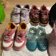 女の子18センチ靴6足セットの画像