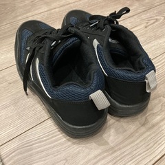 ほぼ新品🔴ブランドスニーカー25.5センチの画像