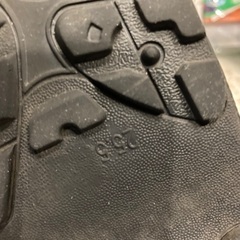 ほぼ新品🔴ブランドスニーカー25.5センチの画像