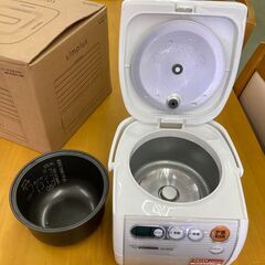 【リサイクルショップ　ピカソ　小松原】🍚 2022年製 象印 ZOJIRUSHI 3合 炊飯器 極め炊き NS-NF05 ★8860★ 🍚の画像