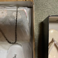 中古品 草履とバッグのセットと、草履の画像