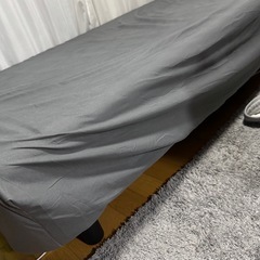 セミダブル　脚付マットレス　　の画像