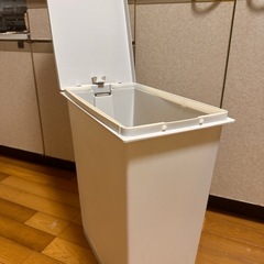 ニトリ　ゴミ箱-セット(単品販売も可)の画像