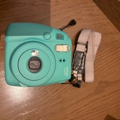 チェキ　instax mini 8+(プラス)の画像