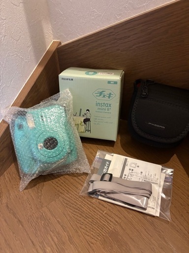 チェキ　instax mini 8+(プラス)