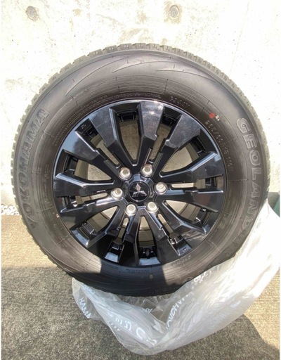 トライトン純正ホイール