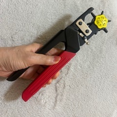 美品　ベルトの穴あけ用ニッパー／ペンチの画像