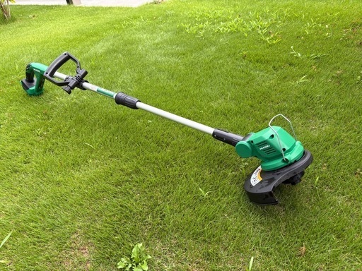 【電動草刈り機】HiKOKI(ハイコーキ) 18V 充電式 草刈機 刈込径230mm 蓄電池・充電器付 CG18DGA(BG)