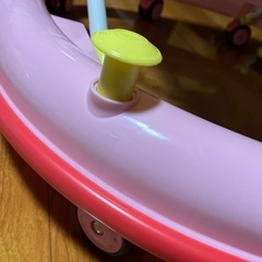 ストッパー付き歩行器の画像