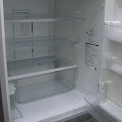 (1台限り★ジモティー特典あり★1番上の棚に手が届きやすい）東芝　３ドア冷蔵庫３３０L　２０１８年製　GR-K33S　60ｃｍ幅　シルバー　自動製氷付き　高く買取るゾウ八幡東の画像
