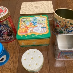 ディズニーなど空き缶各種の画像