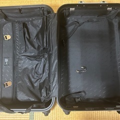 【取引中】スーツケース/キャリーケース（鍵付き・Lサイズ）の画像