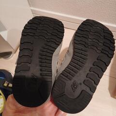 キッズ靴16センチ　幅広めnew balanceの画像