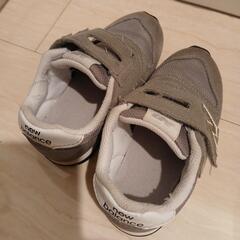 キッズ靴16センチ　幅広めnew balanceの画像