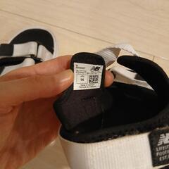 14センチサンダル　new balanceの画像