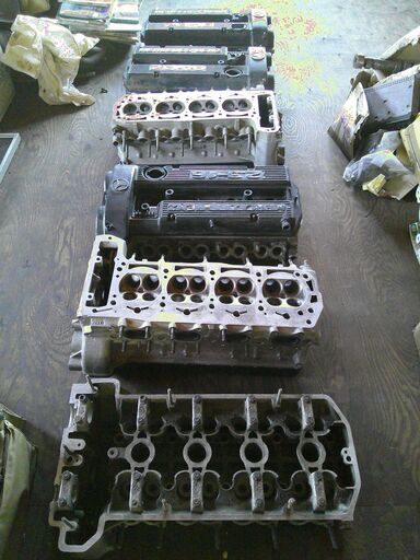 Mベンツ190E-16Vコスワースエンジンシリンダーヘツト販売